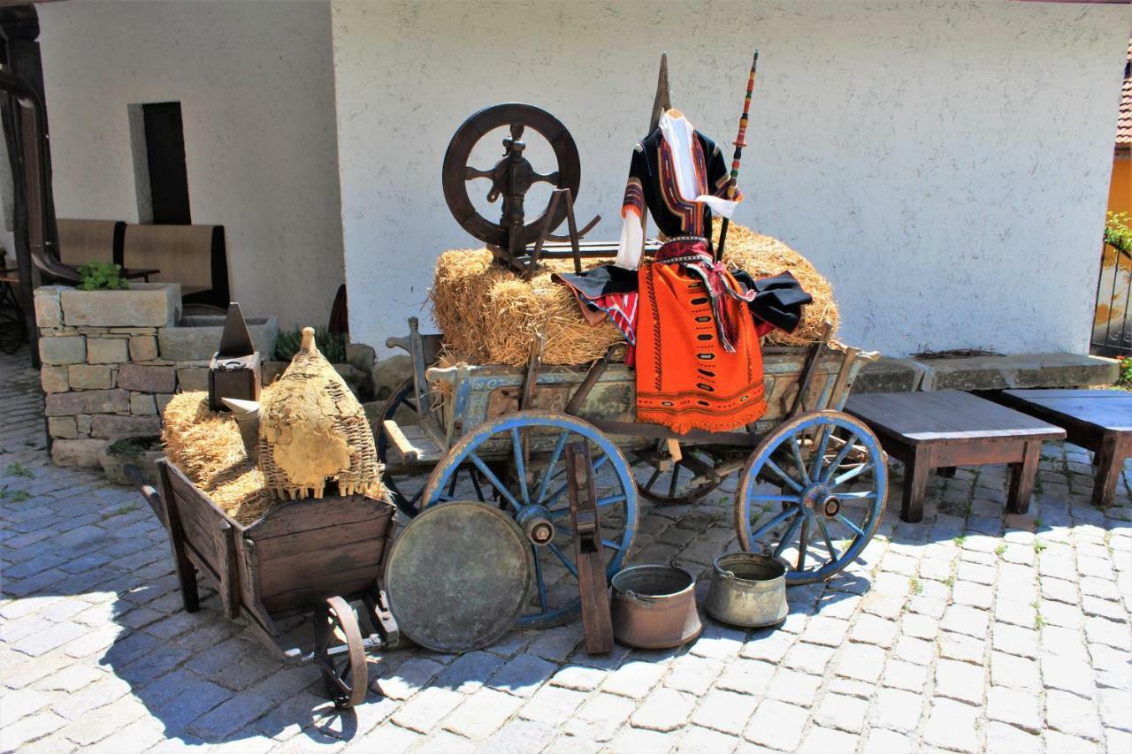 Hotel Sokay Tryavna Bagian luar foto